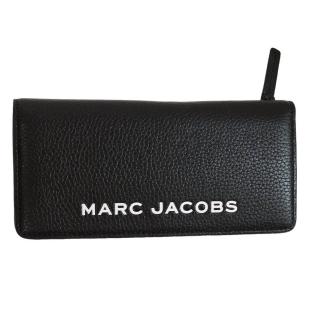 【MARC JACOBS 馬克賈伯】MARC JACOBS THE BOLD LOGO荔枝紋牛皮8卡釦式長夾(父親節七夕情人節)