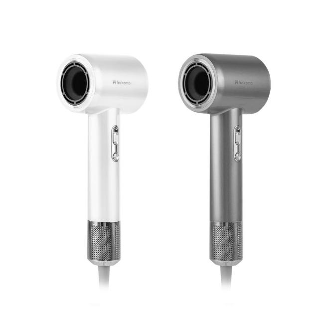  kokomo KO-IH2335 風飛飛 日本負離子高速吹風機，採用智慧溫控技術與負離子護髮功能，1200W強勁功率，四段溫度兩段風速選擇，快速乾髮不傷髮。配備集風吹嘴，輕巧設計僅950g，適合日常使用。灰銀色/珍珠白時尚外型，中國製造，1年保固，BSMI認證R3C302。完美護髮伴侶，提升吹風機效能！ 