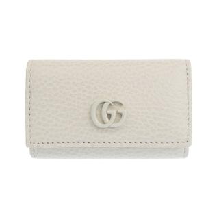 【GUCCI 古馳】456118 經典GG LOGO荔枝紋牛皮暗扣鑰匙包(白色)