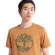 【Timberland】男款小麥色迷彩樹型Logo有機棉T恤(A6DVKP47)