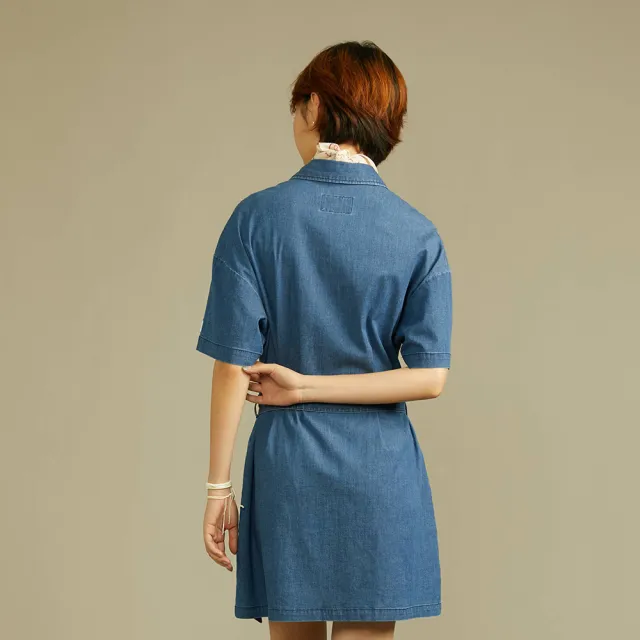 【Dickies】女款淺藍色牛仔附可調節式腰帶短袖休閒連身裙｜DK012315H23