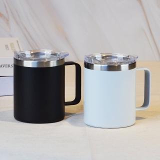 【YU Living 信歐傢居】雙層不銹鋼馬克杯 400ML 附可滑式杯蓋(2色任選/白.黑色/保溫杯 隨行杯)