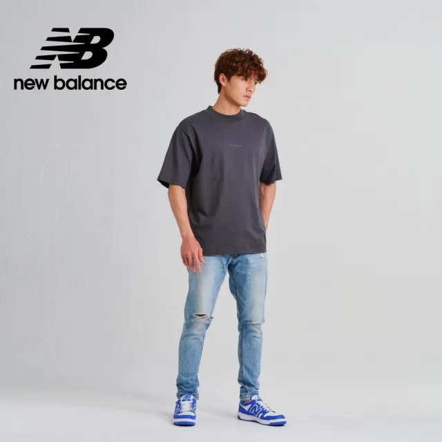 【NEW BALANCE】NB 圓領刺繡LOGO短袖上衣_男性_深灰色_AMT33560ACK(亞版 版型正常)