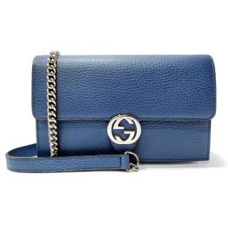 【GUCCI 古馳】510314 經典雙G金屬LOGO荔枝紋牛皮鏈帶扣式斜揹包(藍色)