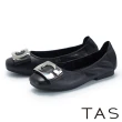 【TAS】雅C字飾釦鬆緊帶羊皮平底鞋(黑色)
