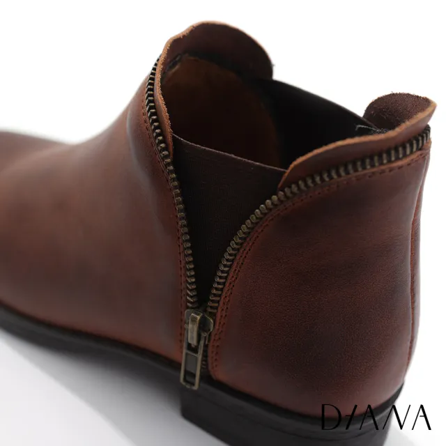 【DIANA】3.5cm質感水染雙色牛皮復古拉鍊質感設計低跟短靴-(摩卡咖啡)