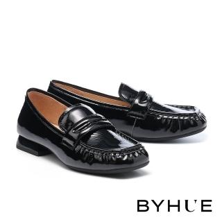 【BYHUE】簡約美學抓皺軟牛皮皮軟芯微Q底樂福低跟鞋(黑)