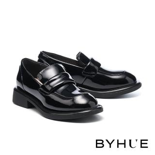 【BYHUE】極簡純色牛漆皮軟芯微Q底樂福軟芯厚底鞋(黑)