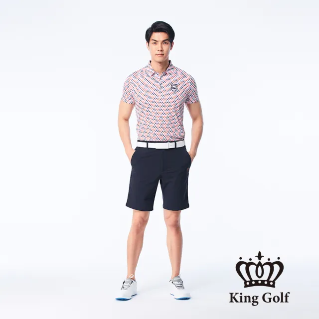 【KING GOLF】實體同步款-男款圖騰LOGO印圖剪裁彈性短褲/高爾夫球褲(丈青)