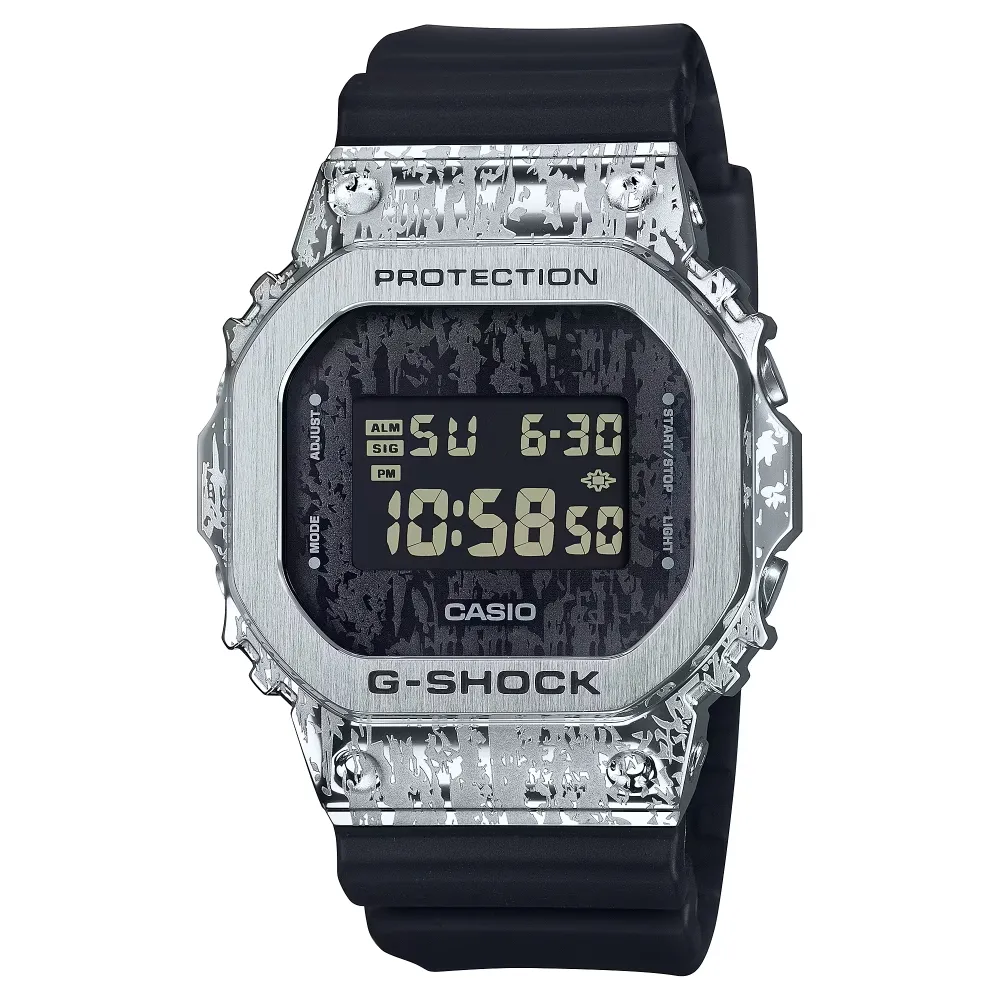 【CASIO 卡西歐】G-SHOCK 頹廢風 油漬搖滾金屬數位休閒錶43.2 mm(GM-5600GC-1)