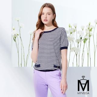【MYVEGA 麥雪爾】MA小香風肩釦波浪緹花條紋針織上衣-深藍