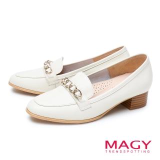 【MAGY】穿皮鍊牛皮粗跟樂福鞋(米白)