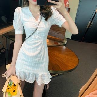 【Very Buy 非常勸敗】預購／v領氣質法式白色荷葉邊洋裝2023夏季復古顯瘦仙女泡泡袖裙