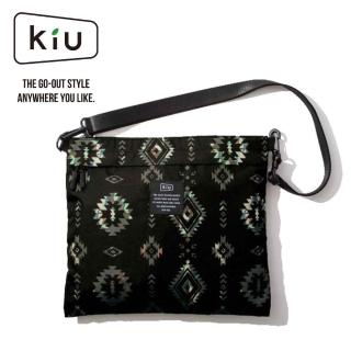 【KIU】日本 原廠貨 中性 300D SACOCHE LARGE 隨身袋 健行/生活/旅行 黑色圖騰(K10