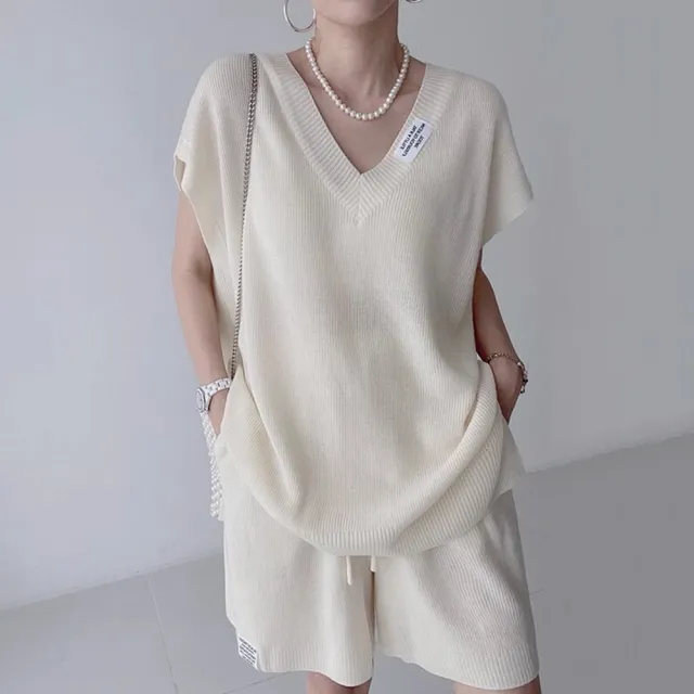 【MsMore】韓國chic甜美V領寬鬆短袖針織衫+抽繩高腰休閒闊腿短褲兩件式套裝#121046(米/黑/粉/卡其)