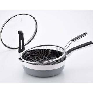 【Remy】日本plus多功能萬用不沾深炒鍋 24cm含鍋蓋+萬用深型篩網/濾網 超值3件組(炒鍋+鍋蓋+篩網)