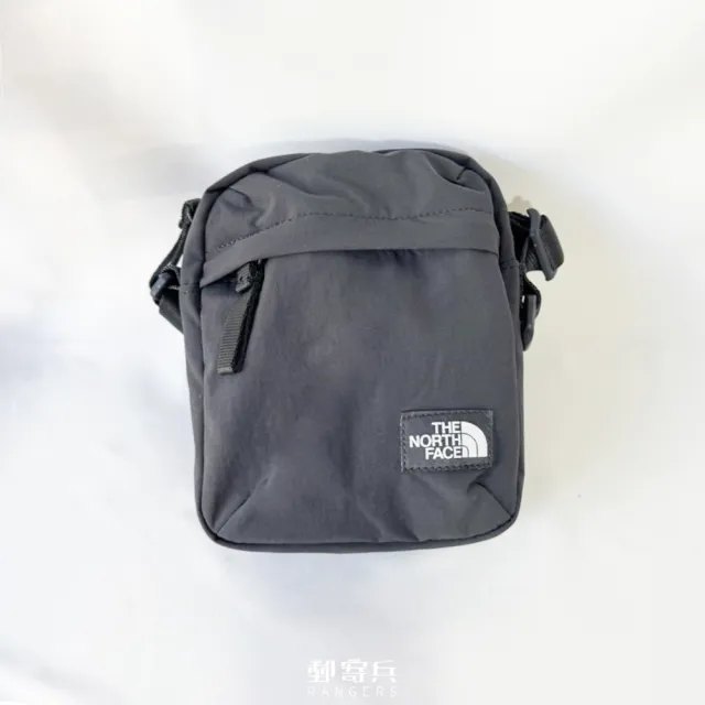 【The North Face】北臉 韓國 布標 LOGO 霧面 小包 隨身包 斜背包 包包 可調式(春夏新品)