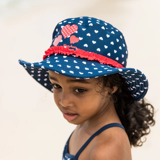 【Playshoes】嬰兒童抗UV防曬水陸兩用漁夫帽-愛心(護頸遮脖遮陽帽泳帽)