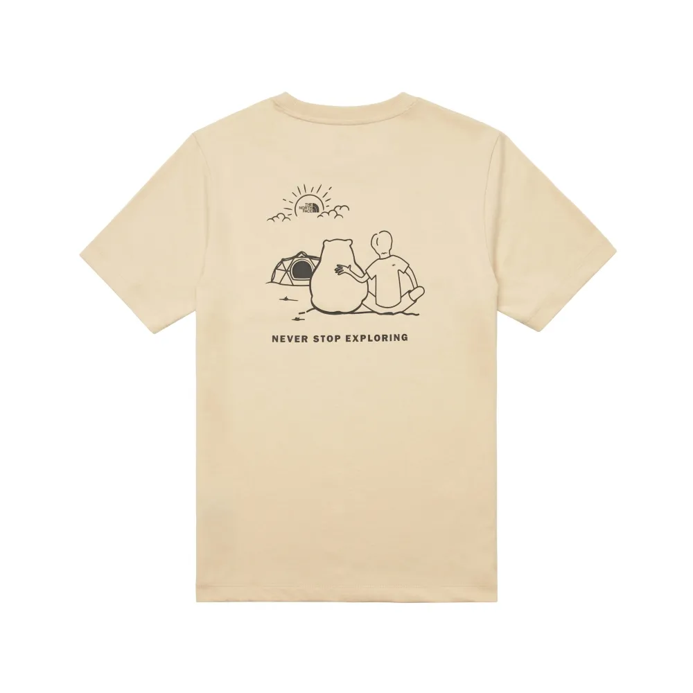 【The North Face】TNF 短袖上衣 印花休閒 U MFO CAMPING GRAPHIC S/S TEE - AP 男女 卡其(NF0A8AUV3X4)