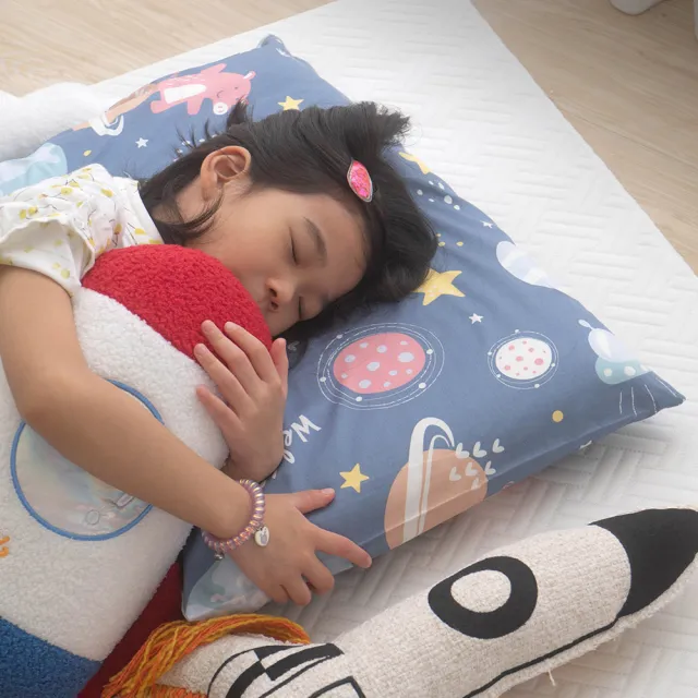 【MONTAGUT 夢特嬌】防蟎抗菌兒童乳膠枕-宇宙探險(60x40cm/高9cm含枕套)