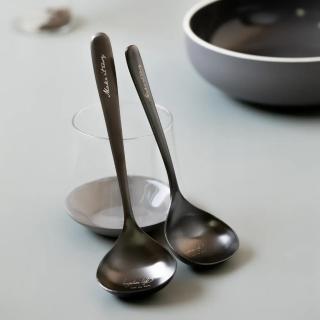 【樂邁家居】霧面磨砂感 食品級304不鏽鋼深湯勺 加長20.5cm(質感餐具/深黑內斂/加厚鋼材打造)