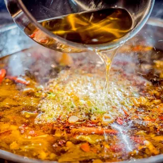 【Beef King】2人特級豬肉酸菜魚鍋物套餐(加價可升等和牛)