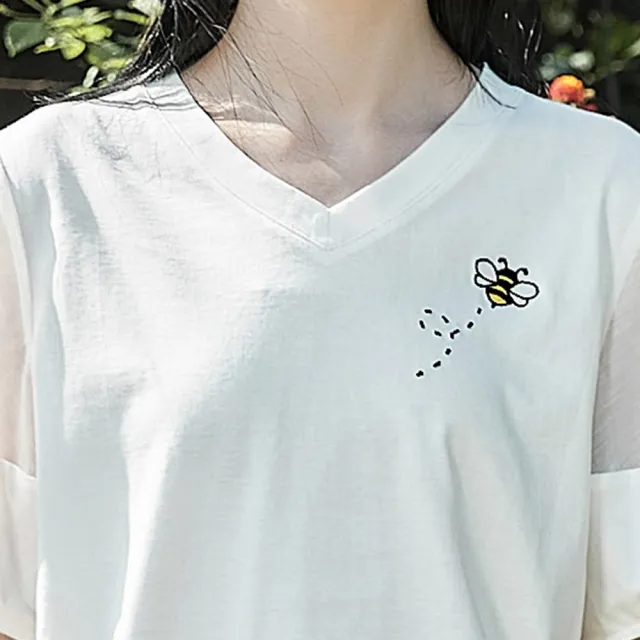 【OUWEY 歐薇】精工刺繡小蜜蜂純棉上衣(白色；S-L；3242171206)