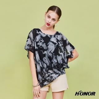【HONOR 山形屋】渲染雲紋側抓皺斜下擺落肩透膚上衣