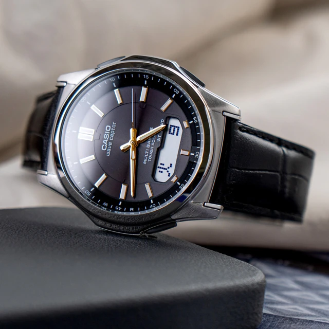 CASIO 卡西歐 日本限定 紳士風度太陽能雙顯電波鱷魚紋皮革腕錶/黑x銀框(WVA-M630L-1A2)