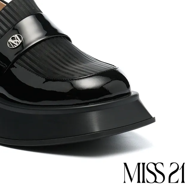 【MISS 21】臭跩復古條紋拼接牛漆皮樂福大頭厚底鞋(黑)