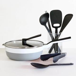 【Remy】日本plus多功能萬用不沾深炒鍋 24cm含鍋蓋+料理夾+炒杓+深鍋鏟+湯杓+刮勺+料理長筷(超值8件組)