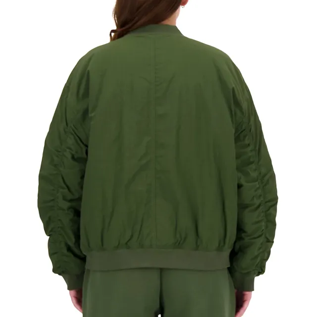 【NEW BALANCE】女款 軍綠色 百搭 舒適 燙印 防潑水 飛行 外套 WJ33507KOU
