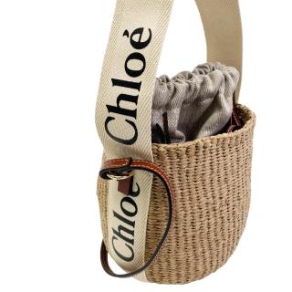 【Chloe’ 蔻依】WOODY SMALL BASKET 小號 棕色牛皮 草編水桶包 斜揹包(C22SS381G55101)