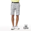 【Lynx Golf】男款防潑水彈性舒適Lynx字樣俏皮印花LOGO壓紋彈性織帶設計平口休閒短褲(三色)