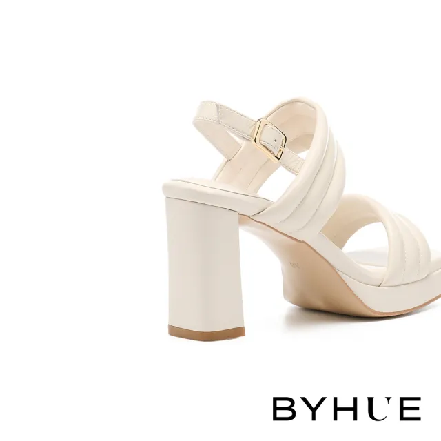 【BYHUE】簡約質感澎澎寬帶羊皮軟芯美型方頭高跟涼鞋(米白)