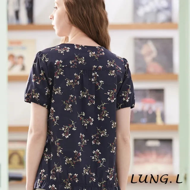 【LUNG.L 林佳樺】LP73A 藍色棉質印花V領綁結短袖女裝上衣(春夏新品 加大尺碼)