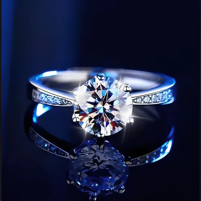 【世界之光】2克拉莫桑鑽純銀鍍白金求婚戒指(925銀 莫桑鑽 仿真鑽 2克拉 求婚戒 定情信物 婚禮穿戴)