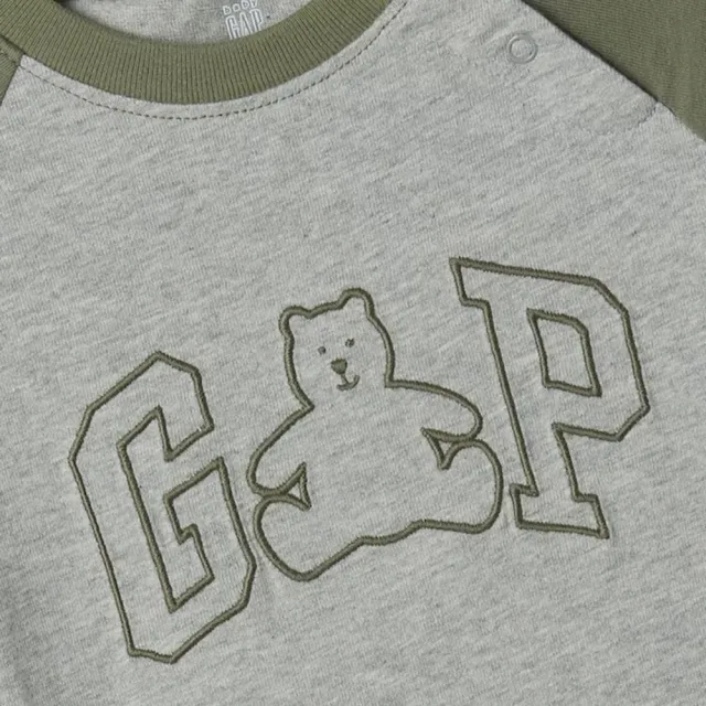 【GAP】嬰兒裝 Logo純棉小熊刺繡圓領短袖包屁衣/連身衣-灰綠拼接(427966)