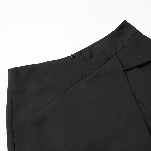 【OUWEY 歐薇】質感活片中腰褲裙(黑色；S-L；3242122418)