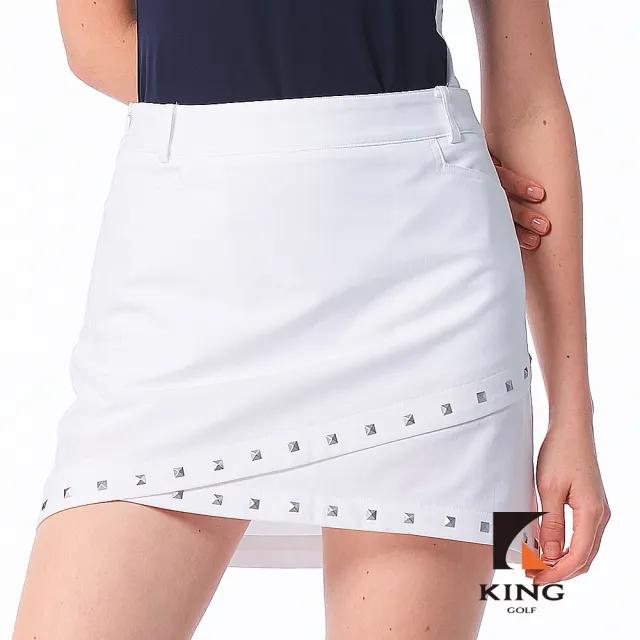 【KING GOLF】實體同步款-女款個性鉚釘雙層拼接剪裁素面修身A LINE短裙/高爾夫球裙(白色)