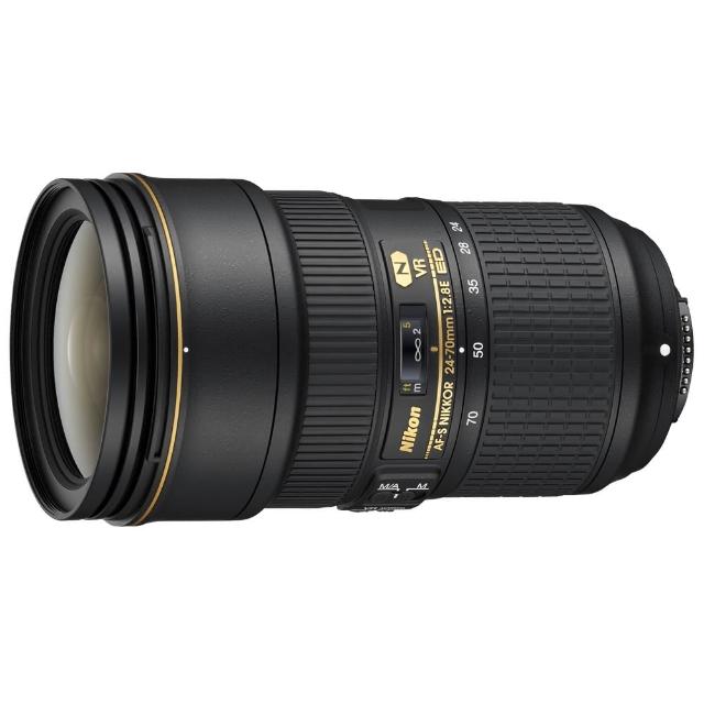 Nikon 尼康 AF-S NIKKOR 24-70mm f/2.8E ED VR 是一款專業級標準變焦鏡頭，涵蓋 24-70mm 焦距，具備恆定 f/2.8 大光圈，提供出色低光表現與淺景深效果。配備 2 片 ED 超低色散鏡片與 3 片非球面鏡，確保高解析度與邊緣銳利度；內建 VR 防震系統，支援 SWM 內對焦，適合 Nikon 全幅單眼相機使用。鏡頭直徑 88mm、長 154.5mm、重 1070g，濾鏡尺寸 82mm，放大倍率 0.27x，完美適用於人像、風景與新聞攝影，平行輸入來源，享 12 個月保固。
