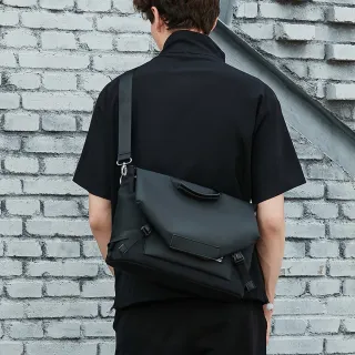 【LEEHER】A4包/防水包 側背包/郵差包/手提包/公事包/男生包包/多功能包包/單肩包男/男用側背包
