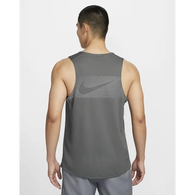 【NIKE 耐吉】背心上衣 運動 休閒 無袖 男 AS M NK FLASH MILER TANK 鐵灰色(FN3987068)