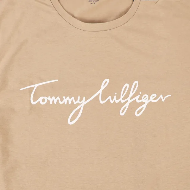 【Tommy Hilfiger】女生短T 刺繡  情侶裝 草寫LOGO一字短袖 短袖 短T(百搭爆款/男女組合)