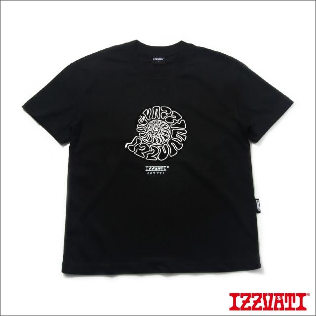 【IZZVATI】立體雕花海螺短T-黑色(立體雕花LOGO款)