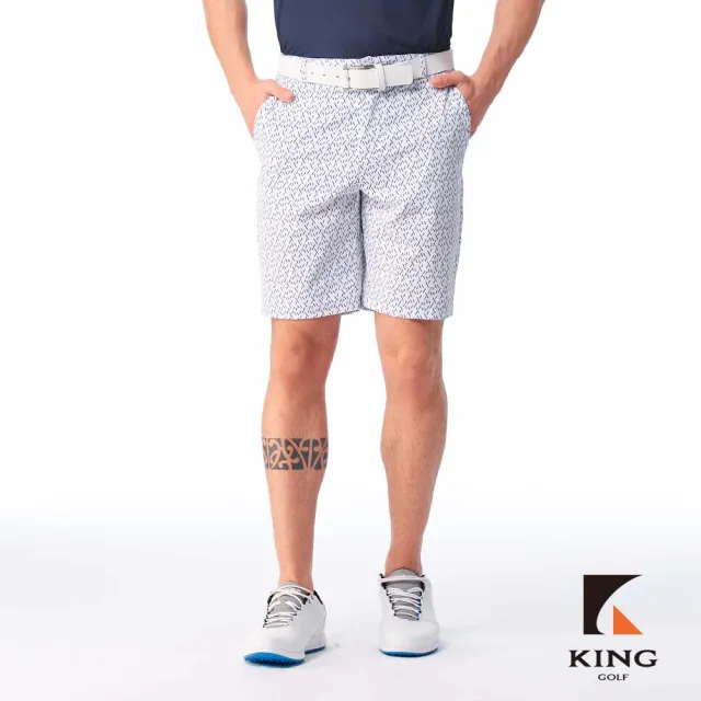 【KING GOLF】實體同步款-男款素色滿版線條印花修身彈性休閒短褲/高爾夫球短褲(白色)