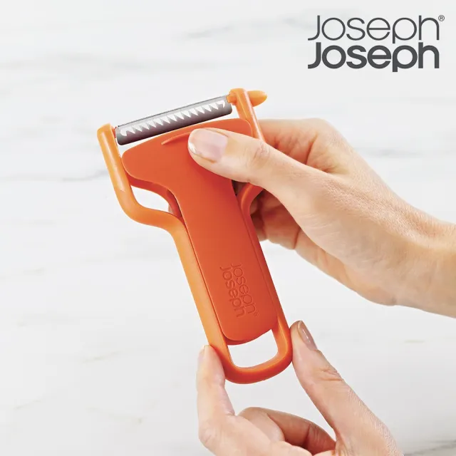【Joseph Joseph】滑蓋保護刨絲刀(橘)