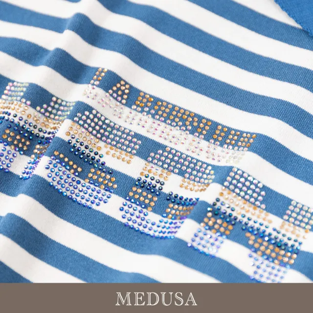 【MEDUSA 曼度莎】現貨-藍色小翻領水鑽橫紋針織上衣（M-2L）｜女上衣 女休閒上衣(301-52201)