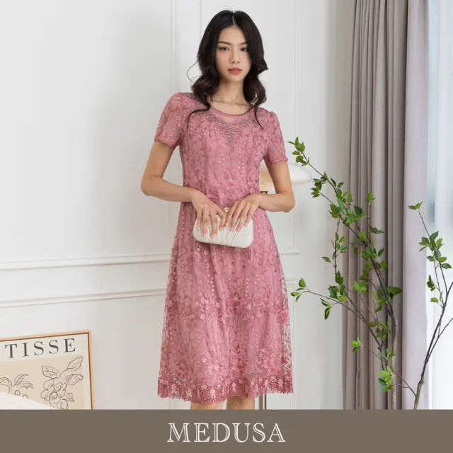 【MEDUSA 曼度莎】現貨-典雅粉紅鑽飾蕾絲小禮服（M-XL）｜小禮服 禮服洋裝 媽媽禮服(301-62806)