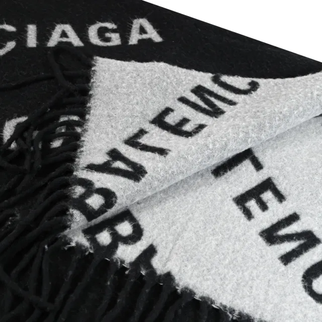 【Balenciaga 巴黎世家】品牌LOGO印花雙面雙色純羊毛保暖披肩長圍巾毛毯(黑/白)
